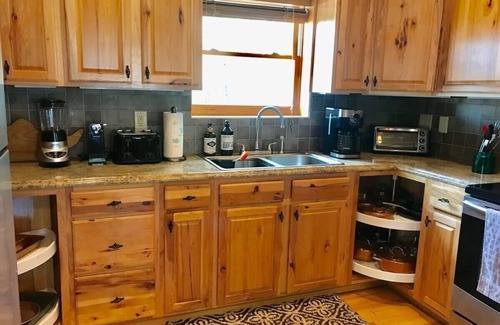 Banner Elk Cabin | 2 BR Cabin - Close to ski resort - Eagles Nest Belles Vacation - fireplace and f