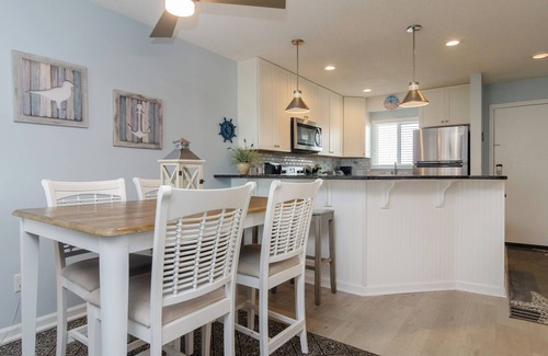 Wilmington Beach Condo | 2 BR condo in Sand Pebbles w ocean views!