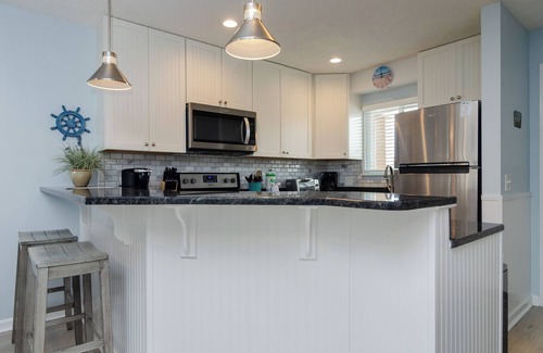 Wilmington Beach Condo | 2 BR condo in Sand Pebbles w ocean views!