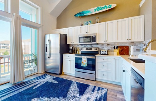 Bermuda Bay Condo | 2 BR Condo with shared pool and central air
