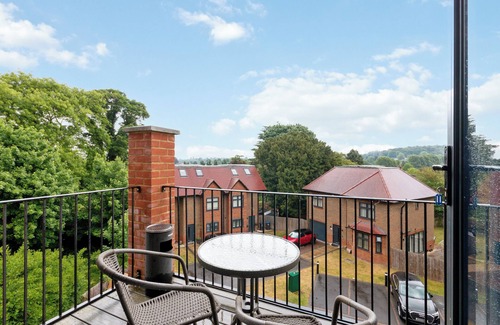 Croham Apartment | 2 BR (CR2)Apartment| Contractors|Free Parking| Free Amenities| Gated Community