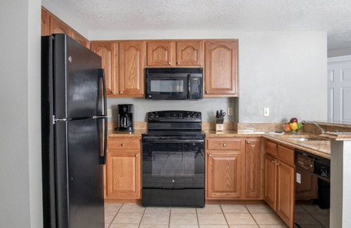 Las Vegas Resort | 2 BR Deluxe -Wyndham Grand Desert-1 Mile to Strip, Free Shuttle, 3 pools, & Gym