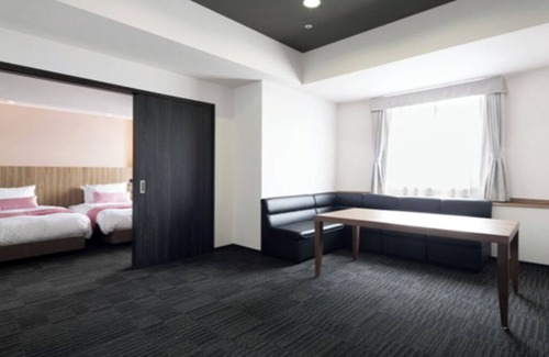 Hyakunincho Hotel | 2 BR Family hotel with WiFi, AC, laundry, in enchanting Shinjuku City