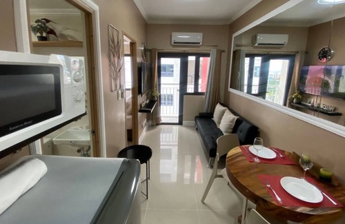 Paranaque Condo | 2 BR Fully Furnished Condo Parañaque with Pool and Parking - Bloom 1133
