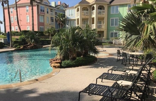 Galveston Condo | 2 BR, Ground Floor Condo. Ocean & beach directly across the street
