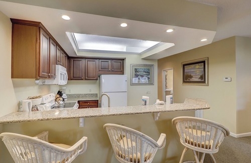 Folly Field Villa | 2 BR HHI Villa; Ocean Palms - Golf, Tennis, Full Westin Access & Walk to Beach