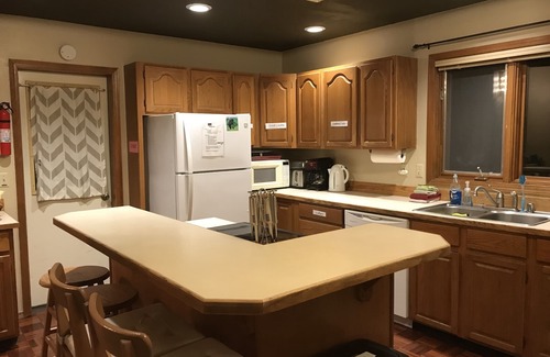 Alyeska House | 2 BR & Loft, Quiet space surrounded by trees with sauna!