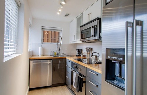Petworth Apartment | 2-BR Petworth Pad/Walk to METRO Subway