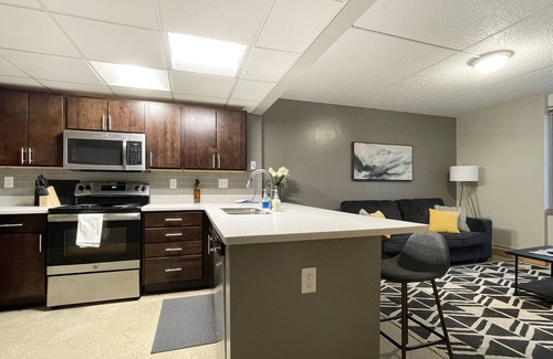 Downtown Des Moines Apartment | 2 BR Short Uber to Dtwn Nightlife/Restaurants