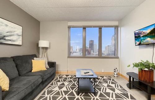 Downtown Des Moines Apartment | 2 Br Short Uber To Dtwn Nightliferestaurants