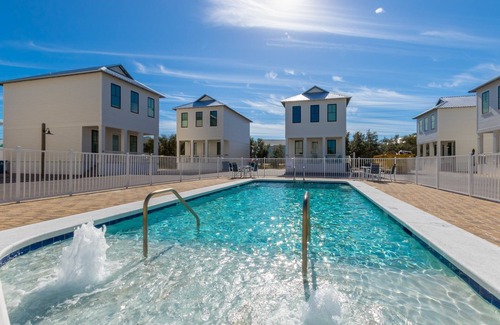 Orange Beach House | 2 BR, Sleeps 8, Pool Access, Across from the Beach!