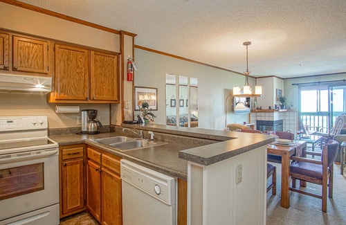 Snowshoe Condo | 2 Br: SnowCrest 214A 2 Bedroom: Indoor Hot Tubs Game Room Easy Slope Access