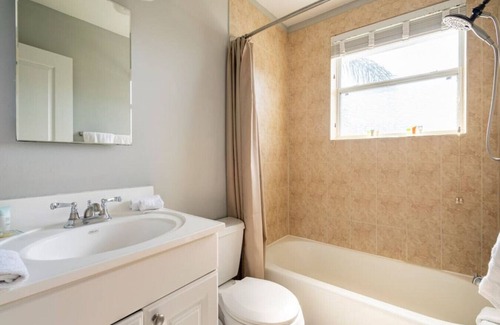 SoHo House | 2 BR Tampa Townhouse - ONLY 10 Mins to DT!