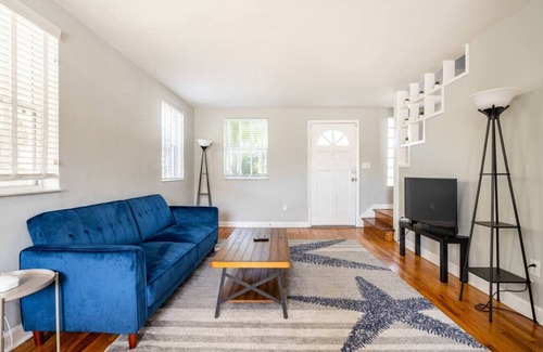 SoHo House | 2 BR Tampa Townhouse - ONLY 10 Mins to DT!
