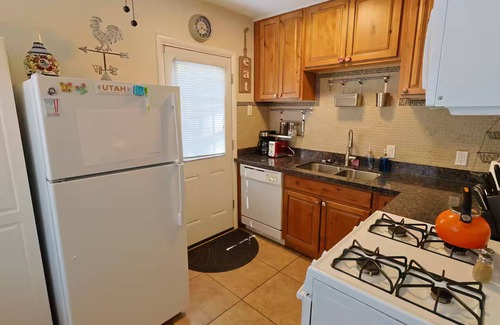Sugar House House | 2 BR Up to date, heart of Sugar House