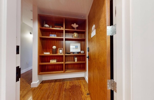 Danville House | 2 BR w/ private patio! Walking distance to best bars and restaurants in town!