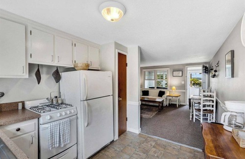 Mashpee House | 2 BR Waterfront Retreat Canoes TV Wi-fi Beach