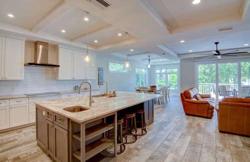 Siesta Key House | 2-Car Garage, Private Pool & Beach Access, BBQ grill & Pool/Beach Things