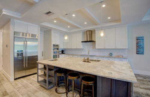 Siesta Key House | 2-Car Garage, Private Pool & Beach Access, BBQ grill & Pool/Beach Things