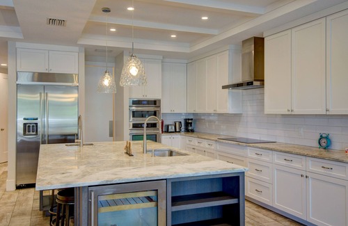 Siesta Key House | 2-Car Garage, Private Pool & Beach Access, BBQ grill & Pool/Beach Things