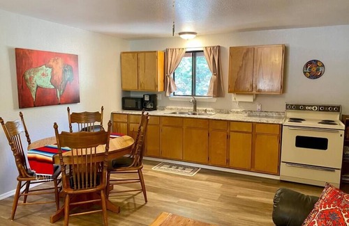 Glenwood House | #2 Casita Tatonka at the Catwalk, 2 BdRm Casita w/Kitchen