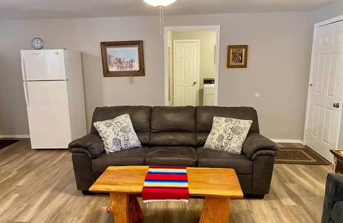 Glenwood House | #2 Casita Tatonka at the Catwalk, 2 BdRm Casita w/Kitchen