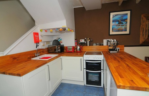Tan-y-groes Cottage | 2 Castle Hall, Llangrannog
