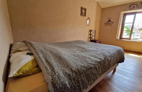 Luilley House | 2 CHAMBRES DANS MAISON EN PIERRE ATYPIQUe