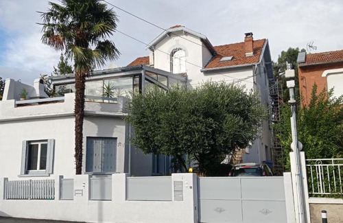 La Terrasse Bed & Breakfast | 2 chambres et salle de bain un oasis de bien être Piscine et jardin Direct Gare Aéroport