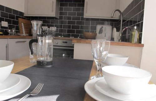 Old Town Apartment | 2 Chessels Court, Flat 3
