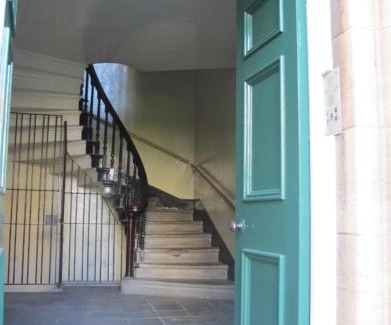 Old Town Apartment | 2 Chessels Court, Flat 3