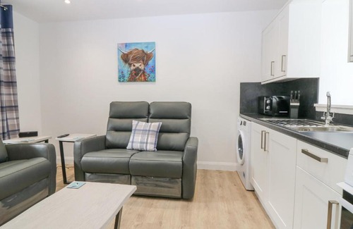 Sandhaven House | 2 College Bounds