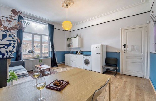 Brussels Apartment | 2/Comenstay.be/JACUZZI Romantic Vintage 1-bedroom Apartment for Couples or 5ppl