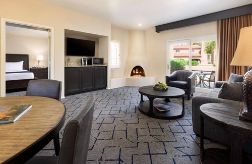 South Scottsdale Resort | 2 Comfortable Units, Perfect for Large Groups! Free Parking and Shuttle Service!
