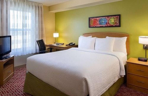Shea Business Park Hotel | 2 Comfortable Units, For Family Adventure in Scottsdale, Kitchen, Pool!
