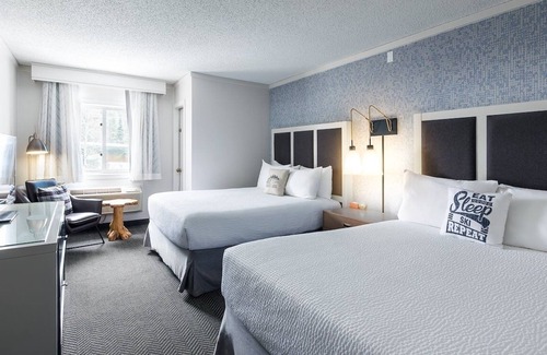 Steamboat Springs Hotel | 2 Comfortable Two Queen Rooms at Gravity Haus, Hot Tub & Free Parking
