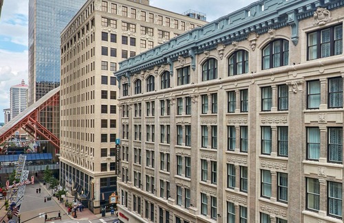 Downtown Louisville House | 2 Connecting Suites at a 4⭐️ Hotel