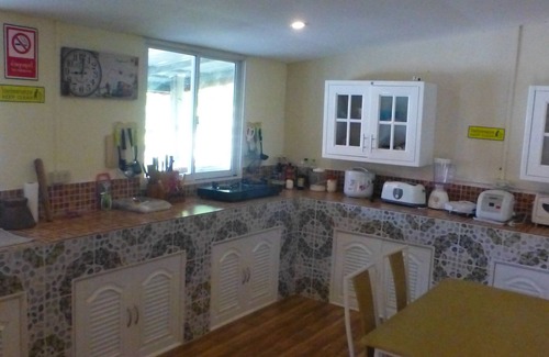Phen Apartment | 2 Double Bedroom Pool Apartment With Extensive Kitchen Dining Room Wi-fi Aircon