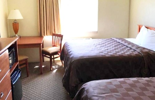 Kellogg Apartment | 2 Double Beds at FairBridge Inn & Suites Kellogg
