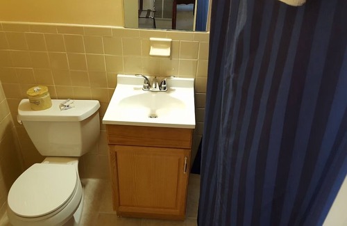 Grissom - Highland Hotel | 2 Double Beds Non Smoking, Red Carpet Inn, Mini-Fridge, Near Virginia Tech