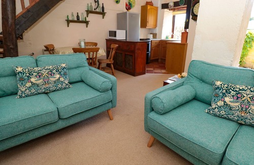 Burgh Island Cottage | 2 EASTON BARN, pet friendly, with a garden in Bigbury