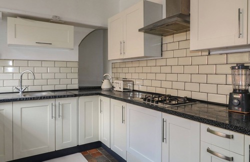 Thorpe Satchville House | 2 EVINGTON ROAD, pet friendly in Leicester