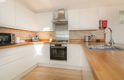 Dobwalls Cottage | 2 FARAWAY FIELDS, family friendly, luxury holiday cottage in Dobwalls