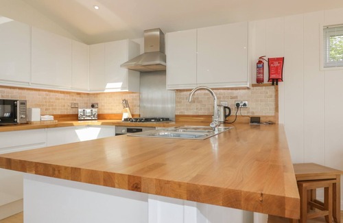 Dobwalls Cottage | 2 FARAWAY FIELDS, family friendly, luxury holiday cottage in Dobwalls