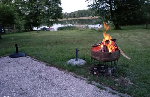 Wokuhl-Dabelow Apartment | 2 FeWo direkt am See Mecklenburg Kleinseenplatte