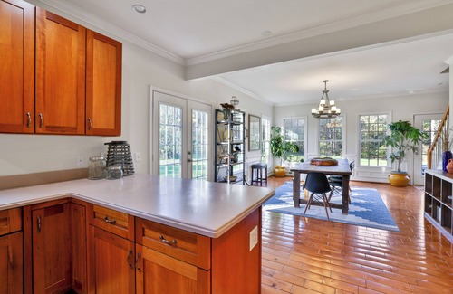 Purcellville House | 2 for 1: Spacious 5BR home w/attached apartment: 5mins to Nova's Best Vineyards!