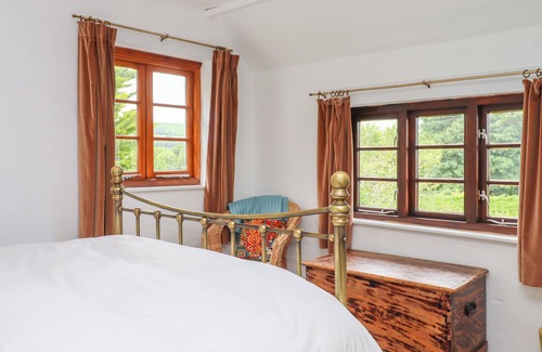 Manaton Cottage | 2 FREELAND COTTAGES, pet friendly, with open fire in Moretonhampstead
