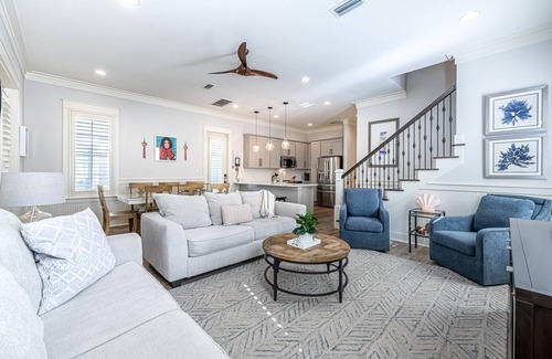 Sandestin House | 2 Golf Carts ~ Screened Porch ~ Community Pool ~ Bayside Gated Resort