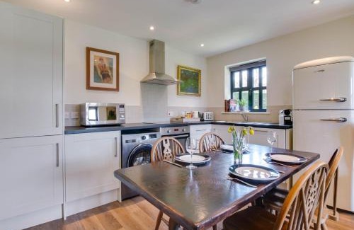 Stansted House | 2 Hilltop Cottages