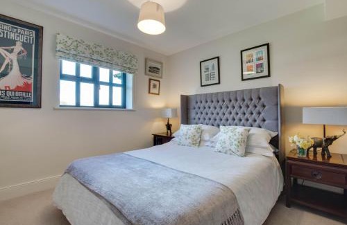 Stansted House | 2 Hilltop Cottages